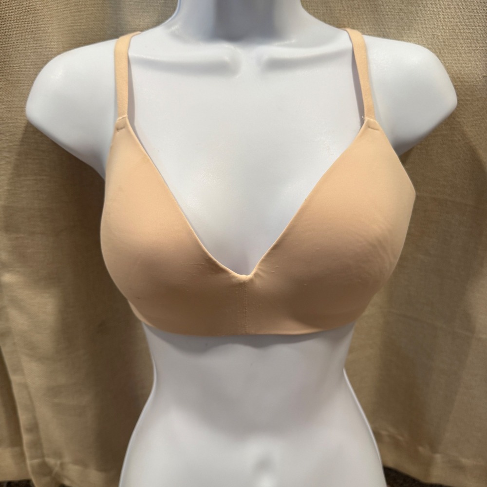 NWT Victoria's Secret PINK Wear Everywhere Lightly Lined Wireless Bra 32DD‎ Nude